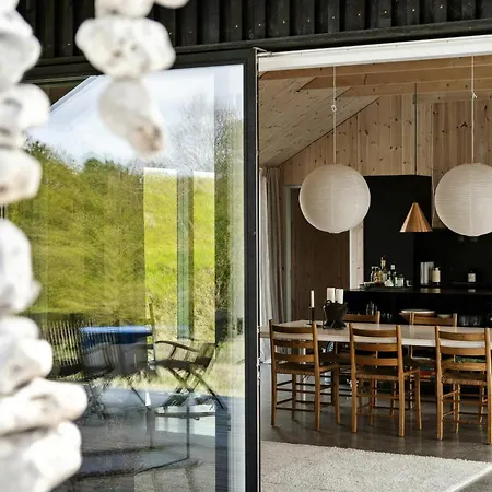 Architect-designed Dream In Ebbelokke *